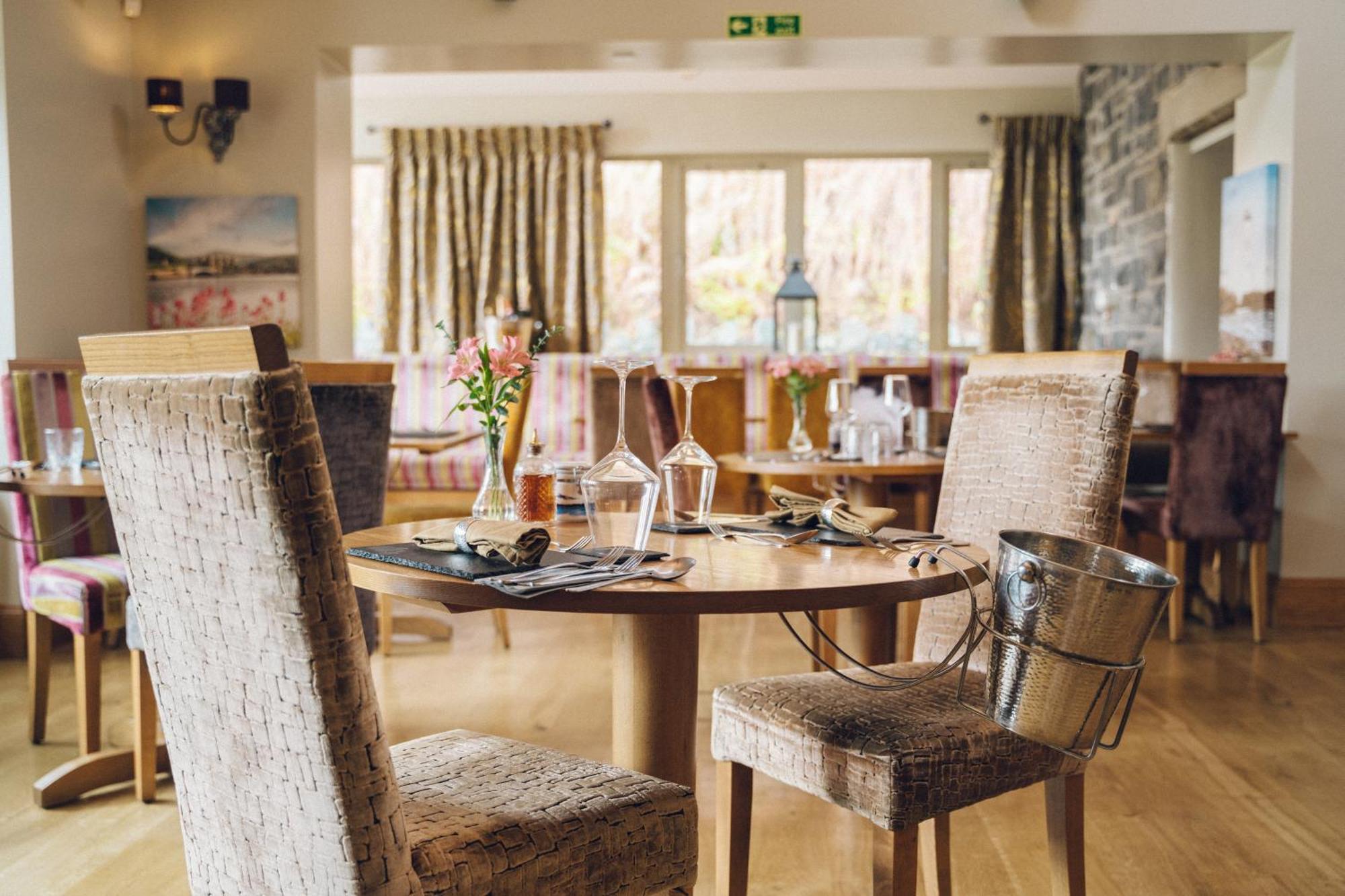The Manor Boutique Hotel Restaurant And Bar Конви Экстерьер фото