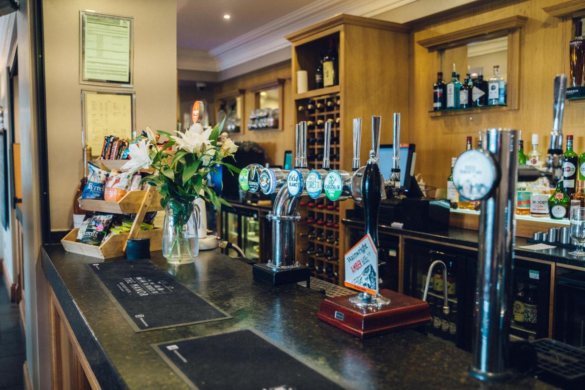 The Manor Boutique Hotel Restaurant And Bar Конви Экстерьер фото