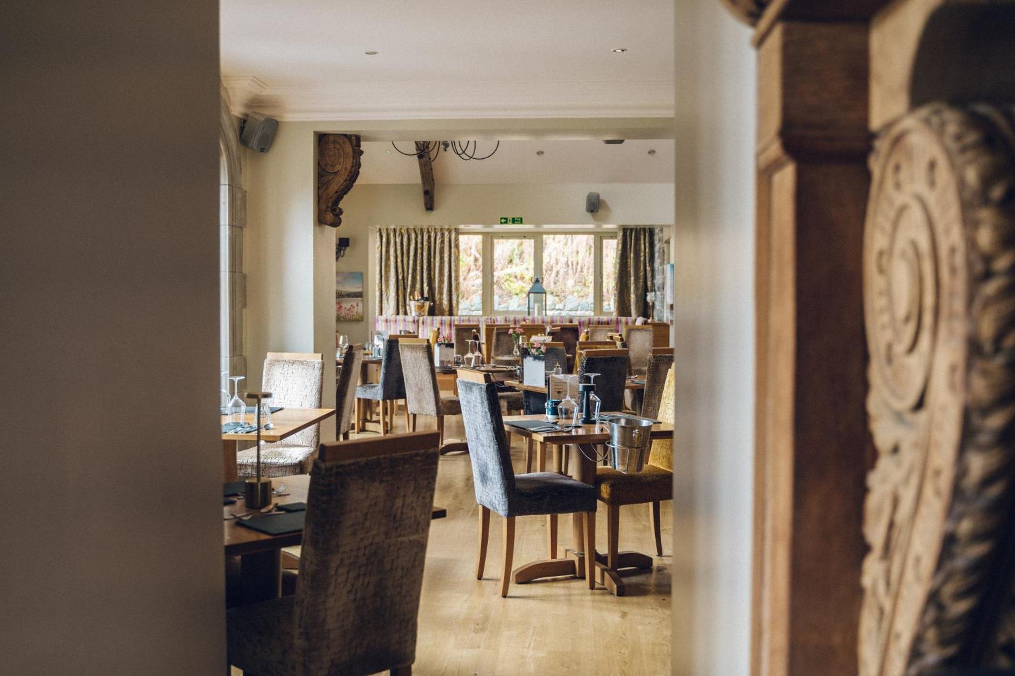 The Manor Boutique Hotel Restaurant And Bar Конви Экстерьер фото