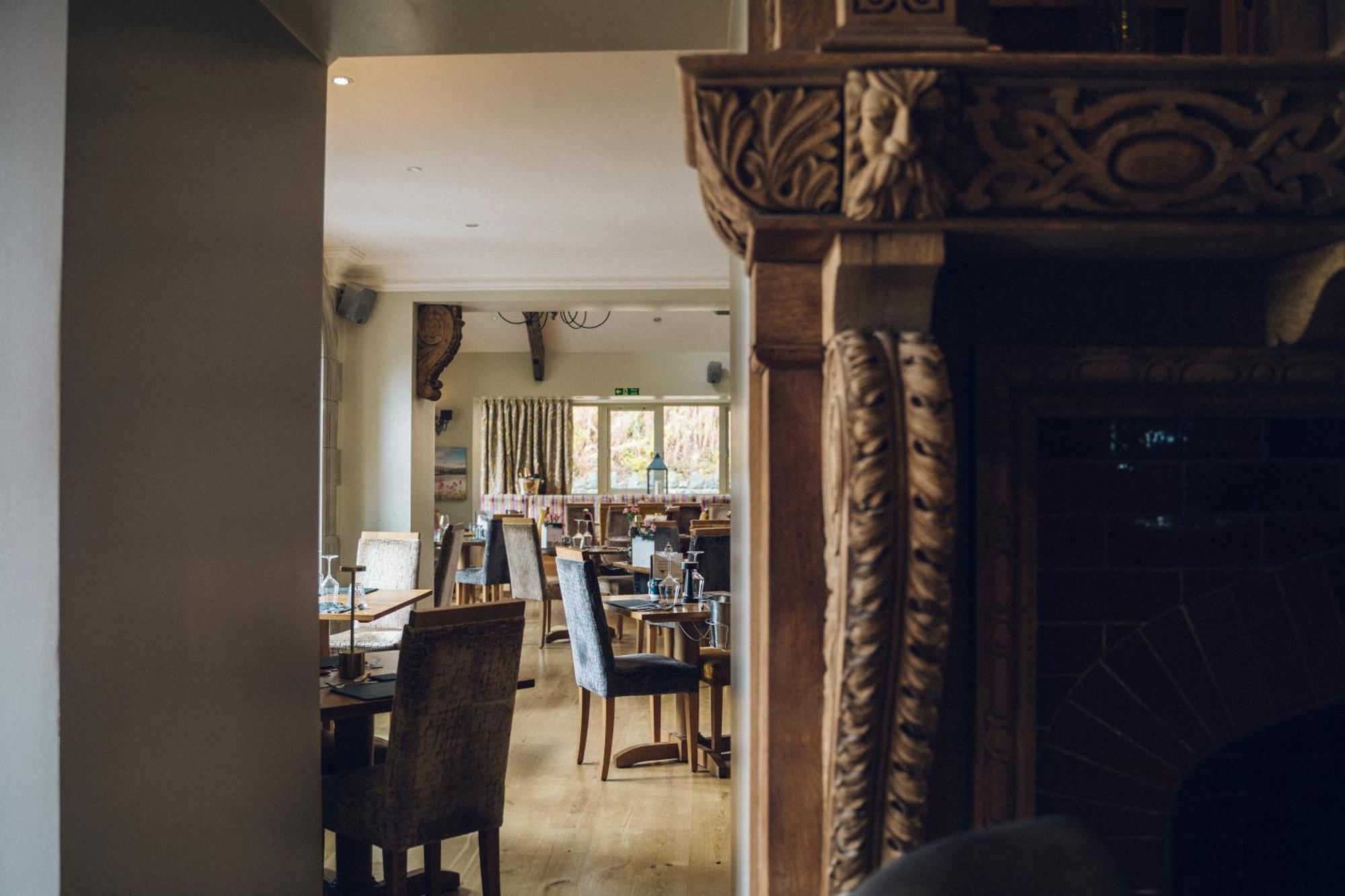 The Manor Boutique Hotel Restaurant And Bar Конви Экстерьер фото